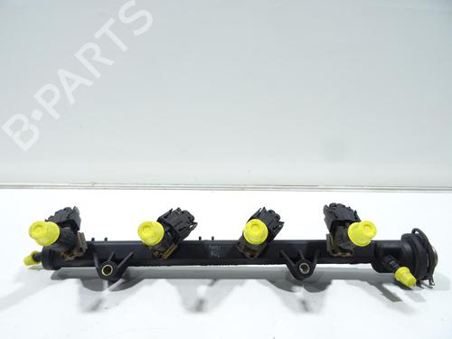 Used Injection rail VW POLO III (6N1) 60 1.4 (60 hp) 29838776