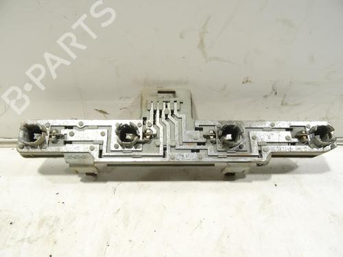 Used Lamp holder OPEL ZAFIRA / ZAFIRA FAMILY B (A05) 1.9 CDTI (M75) (100 hp) 30751559