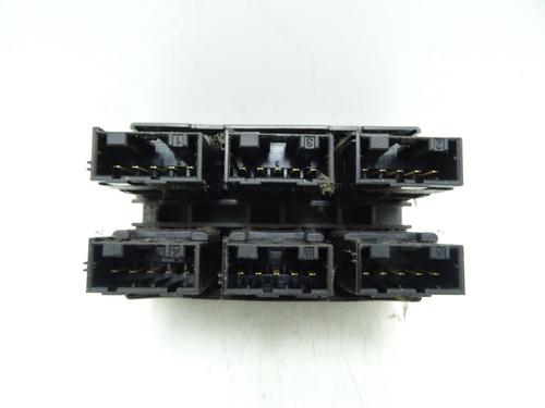 Used Warning switch Warning switch LAND ROVER DISCOVERY II (L318) 2.5 Td5 4x4 (139 hp) 31924967 31924967