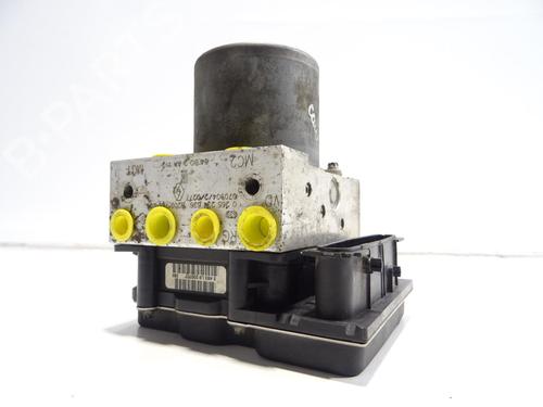 Used ABS pump RENAULT GRAND SCÉNIC II (JM0/1_) 2.0 dCi (JM1K) (150 hp) 28172336