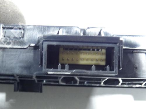 Used Warning switch Warning switch RENAULT CAPTUR II (HF_) E-TECH 145 (HFMU) (143 hp) 22596334 22596334