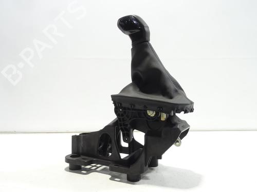 Used Gear lever PEUGEOT 208 II (UB_, UP_, UW_, UJ_) 1.2 PureTech 75 (75 hp) 25282703