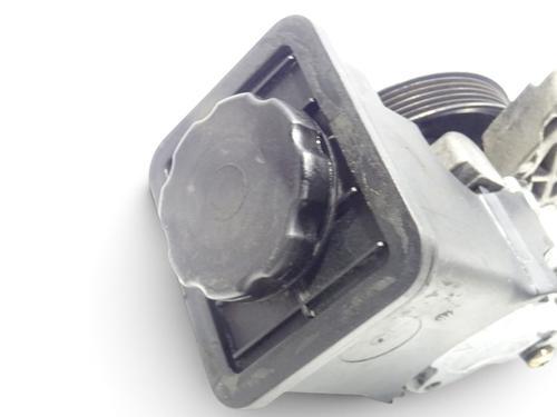 Used Steering pump Steering pump LAND ROVER RANGE ROVER III (L322) 3.0 D 4x4 (177 hp) 40444275 40444275