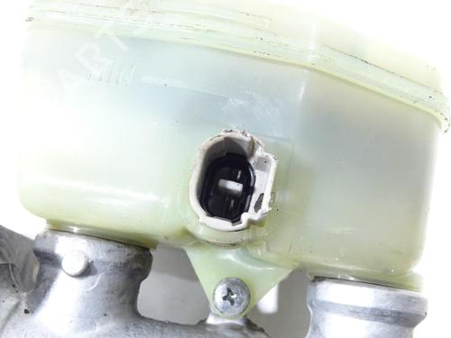 Brake master cylinder TOYOTA LAND CRUISER 80 (_J8_) 4.2 TD (HDJ80) | BP20037776M77 