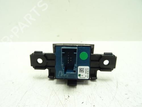 Used Switch Switch PEUGEOT 308 II (LB_, LP_, LW_, LH_, L3_) 1.6 HDi / BlueHDi 115 (115 hp) 32479317 32479317
