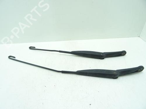 Used Front windshield wiper arm Front windshield wiper arm FIAT PANDA (169_) 1.2 (169.AXB11, 169.AXB1A) (60 hp) 33946612 33946612