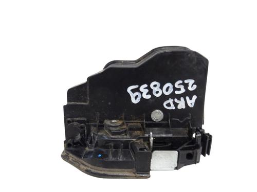 Højre bagtil lås Højre bagtil lås BMW 1 (F20) 116 d (116 hp) 36521968 36521968