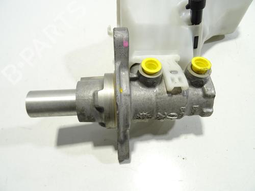 Used Brake master cylinder Brake master cylinder OPEL COMBO Box Body/MPV (X12) 1.3 CDTI (B05) (95 hp) 20061682 20061682