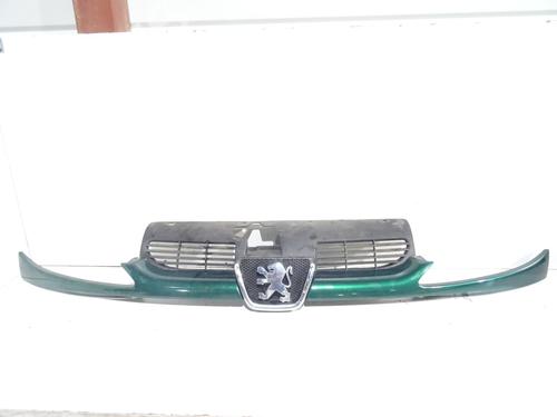 Grill PEUGEOT 206 Hatchback (2A/C) 1.4 HDi eco 70 (68 hp) 31814313