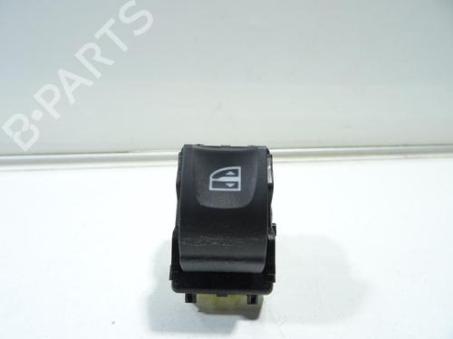 Højre fortil elrude kontakt RENAULT CAPTUR I (J5_, H5_) 1.5 dCi 90 (J5N4, J5M5, J5MW, J5M6, J5AL, J5AJ) (90 hp) 32063671