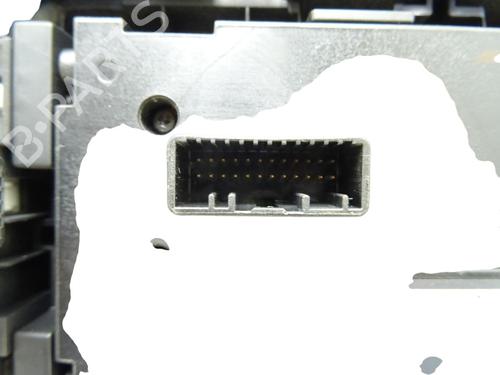 display-monitor-renault-megane-iii-hatchback-bz01_-b3_-2008-39085996 main image
