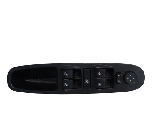 Used Left front window switch Left front window switch FIAT PUNTO (199_) [2012-2026] 39728730 39728730