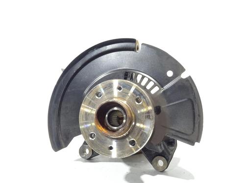 Used Left front steering knuckle RENAULT CLIO V (B7_) 1.5 Blue dCi 100 (B7AD) (101 hp) 29209665