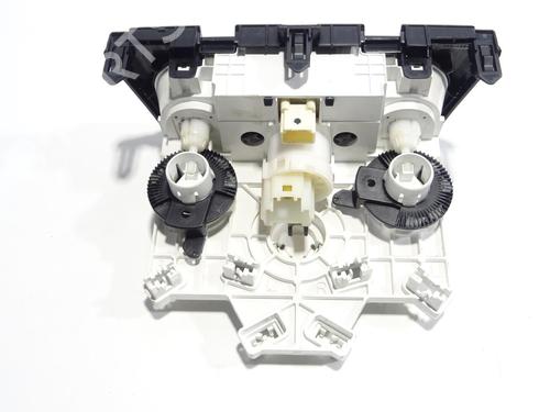 climate-control-suzuki-swift-v-az-2017-27343588 main image
