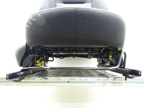 Used Right front seat Right front seat PEUGEOT 208 I (CA_, CC_) 1.6 HDi / BlueHDi 75 (75 hp) 24501898 24501898