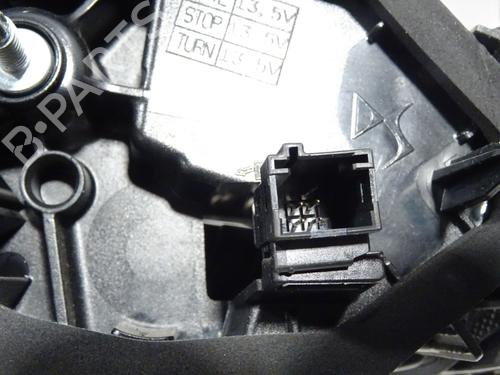 left-taillight-ds-ds-3-ds-3-crossback-ur_-uc_-uj_-2018-39085983 main image