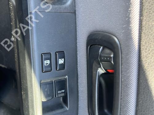 Right front window switch SUZUKI GRAND VITARA II (JT, TE, TD) 1.9 DDiS All-wheel Drive (JT419, TD44, JB419WD, JB419XD,... | BP32496053I26  - Image 9