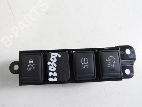 Used Switch NISSAN JUKE (F15) 1.5 dCi (110 hp) 22596196