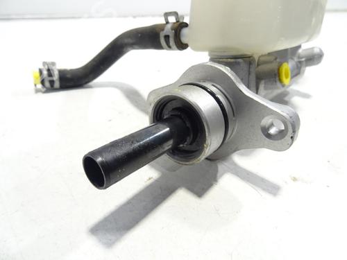 brake-master-cylinder-toyota-rav-4-ii-_a2_-2000-2001-2002-2003-2004-2005-31858344 main image
