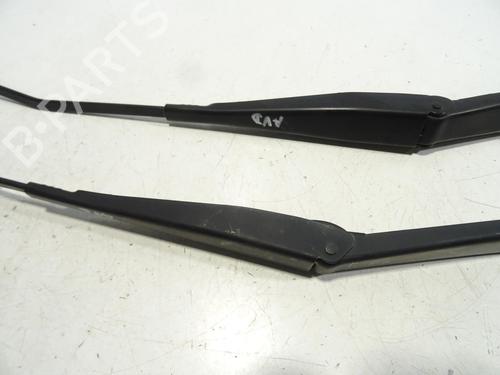 Front windshield wiper arm FORD FIESTA VI (CB1, CCN) 1.25 | BP25743748C143 