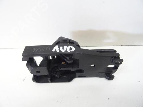 Used Front right interior door handle Front right interior door handle TOYOTA RAV 4 II (_A2_) 2.0 D 4WD (CLA20_, CLA21_, CLA20R, CLA21R) (116 hp) 20068889 20068889
