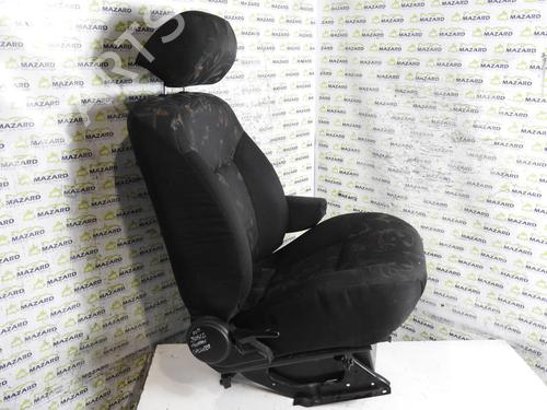 Used Right front seat HYUNDAI GALLOPER II (JK-01) 2.5 TD intercooler (99 hp) 21971832