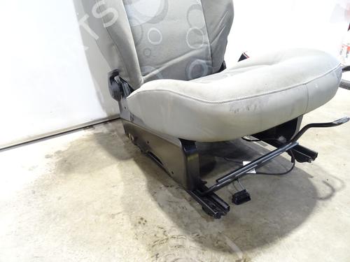 Used Right front seat Right front seat RENAULT KANGOO / GRAND KANGOO II (KW0/1_) 1.5 dCi 90 (KW05, KW08, KW0G, KW11) (90 hp) 28075822 28075822