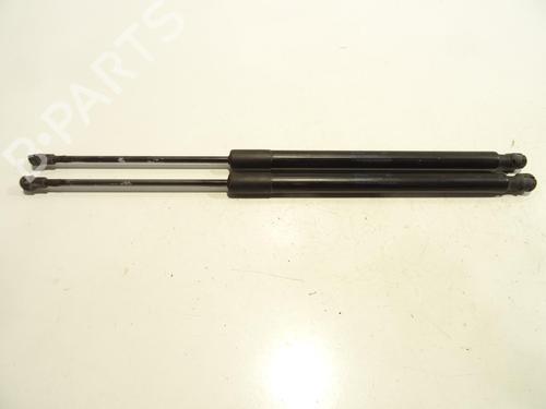 tailgate-lift-support-vw-golf-vii-5g1-bq1-be1-be2-2012-2013-2014-2015-2016-2017-2018-2019-2020-2021-23786282 main image
