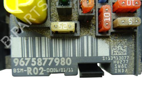 Used Fuse box Fuse box 37445711 37445711