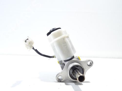 brake-master-cylinder-mazda-bt-50-pickup-cd-un-2006-2007-2008-2009-2010-2011-2012-2013-2014-2015-27220563 main image