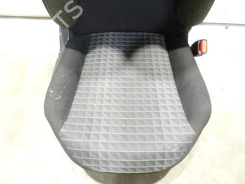 Right front seat PEUGEOT 108 1.0 VTi 72 | BP27220658C16  - Image 5