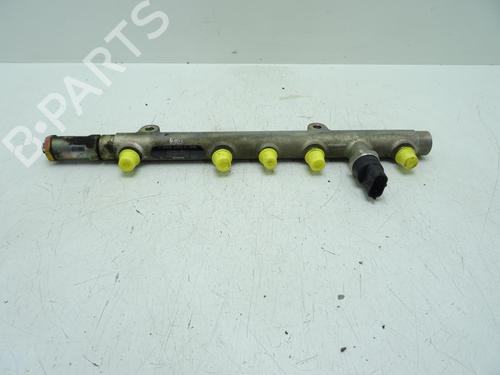 injection-rail-renault-megane-ii-bm01_-cm01_-2001-2002-2003-2004-2005-2006-2007-2008-2009-2010-2011-2012-32424167 main image