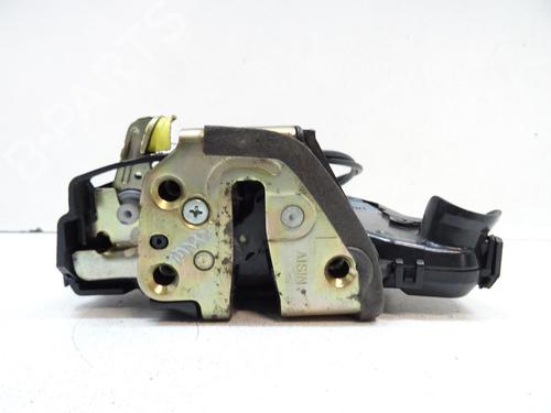 Front left lock TOYOTA AVENSIS Estate (_T25_) 2.0 D-4D (CDT250_, CDT250R) | BP20065964C98