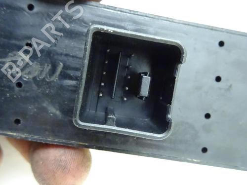Used Left front window switch Left front window switch VW GOLF V (1K1) 1.9 TDI (105 hp) 33315520 33315520