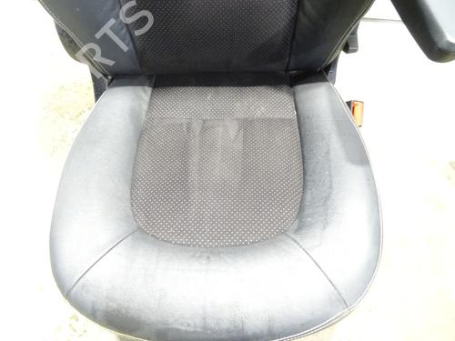 Used Right front seat Right front seat LANCIA MUSA (350_) 1.3 D Multijet (350.AXM11, 350.AXM1A, 350.AXI1A) (95 hp) 28075836 28075836