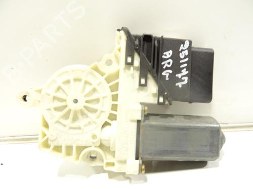 Rudehejsemotor bagstkærm venstre VW GOLF IV (1J1) 1.9 SDI (68 hp) 30771837