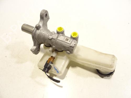 Brake master cylinder CITROËN C4 III (BA_, BB_, BC_) 1.2 Hybrid 136 (BAHPYJ) | BP29484592M77 