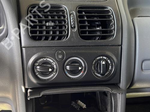 Centralt baglys CITROËN C3 III (SX) 1.2 THP 110 (SXHNPS, SXHNZT, SXHNZ6) | BP36372824I39 - Image 12