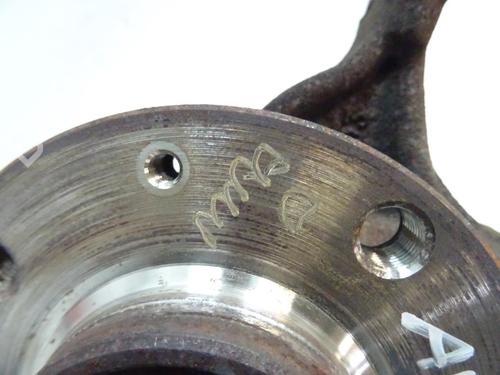 Used Right front steering knuckle Right front steering knuckle CITROËN C2 (JM_) 1.1 (60 hp) 20040394 20040394