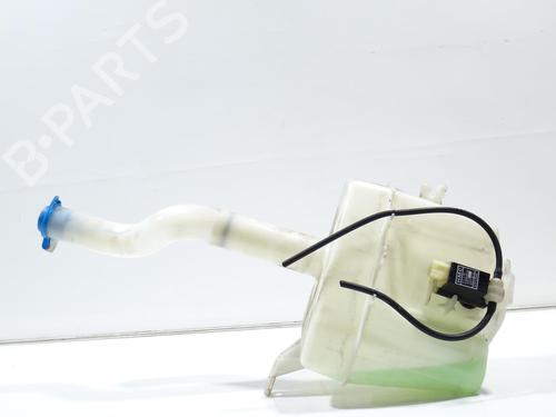 Used Windscreen washer tank HYUNDAI TUCSON (JM) 2.0 CRDi All-wheel Drive (113 hp) 21776645
