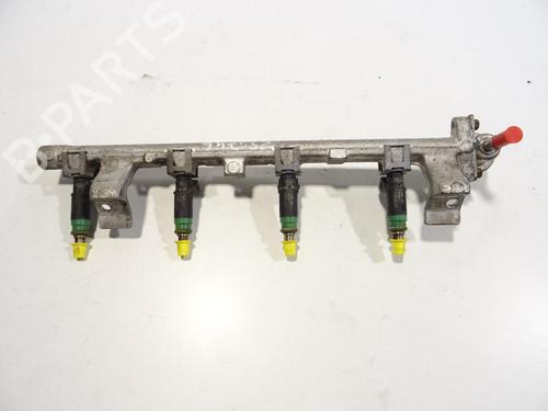 Injection rail FORD FOCUS I (DAW, DBW) 1.4 16V | BP27658413M98 