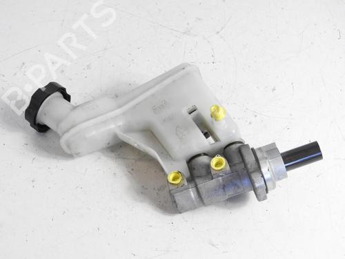 Used Brake master cylinder HYUNDAI ix35 (LM, EL, ELH) 1.7 CRDi (116 hp) 20041737