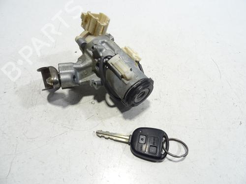 Used Ignition barrel TOYOTA RAV 4 II (_A2_) 2.0 4WD (ACA21, ACA20) (150 hp) 31858331