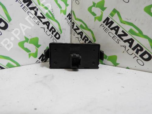 Used Warning switch RENAULT CLIO III (BR0/1, CR0/1) 1.5 dCi (75 hp) 21825578