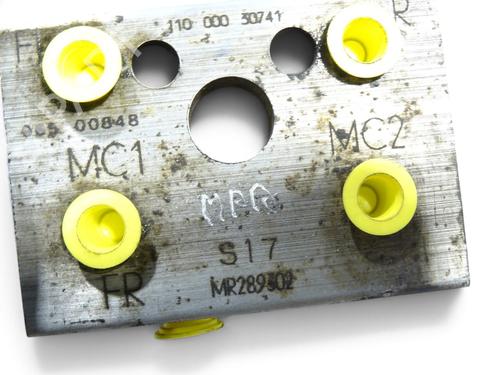 Used ABS pump ABS pump MITSUBISHI PAJERO II (V3_W, V2_W, V4_W, V5_W) 2.8 TD (V46W, V26W) (125 hp) 40124372 40124372