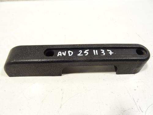 Used Armrest / Center console Armrest / Center console CITROËN AX (ZA-_) 11 (54 hp) 32185483 32185483