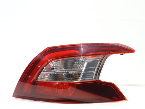 Used Right taillight PEUGEOT 308 II (LB_, LP_, LW_, LH_, L3_) 1.6 HDi / BlueHDi 115 (115 hp) 27704658