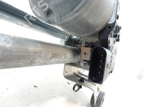 Used Front wiper motor SKODA OCTAVIA III Combi (5E5, 5E6) 1.6 TDI (105 hp) 20041368