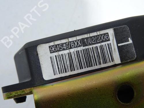 front-right-seatbelt-peugeot-407-coupe-6c_-2005-26881796 main image