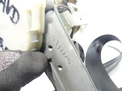 front-right-seatbelt-citroen-ds3-convertible-2013-2014-2015-31595403 main image